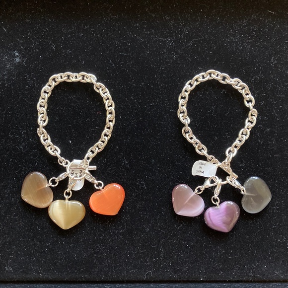 Silver Tone Bracelet/Simulated Cat's Eye Heart Charms/Purple Shades/7 1/4 Inch - Picture 3 of 3